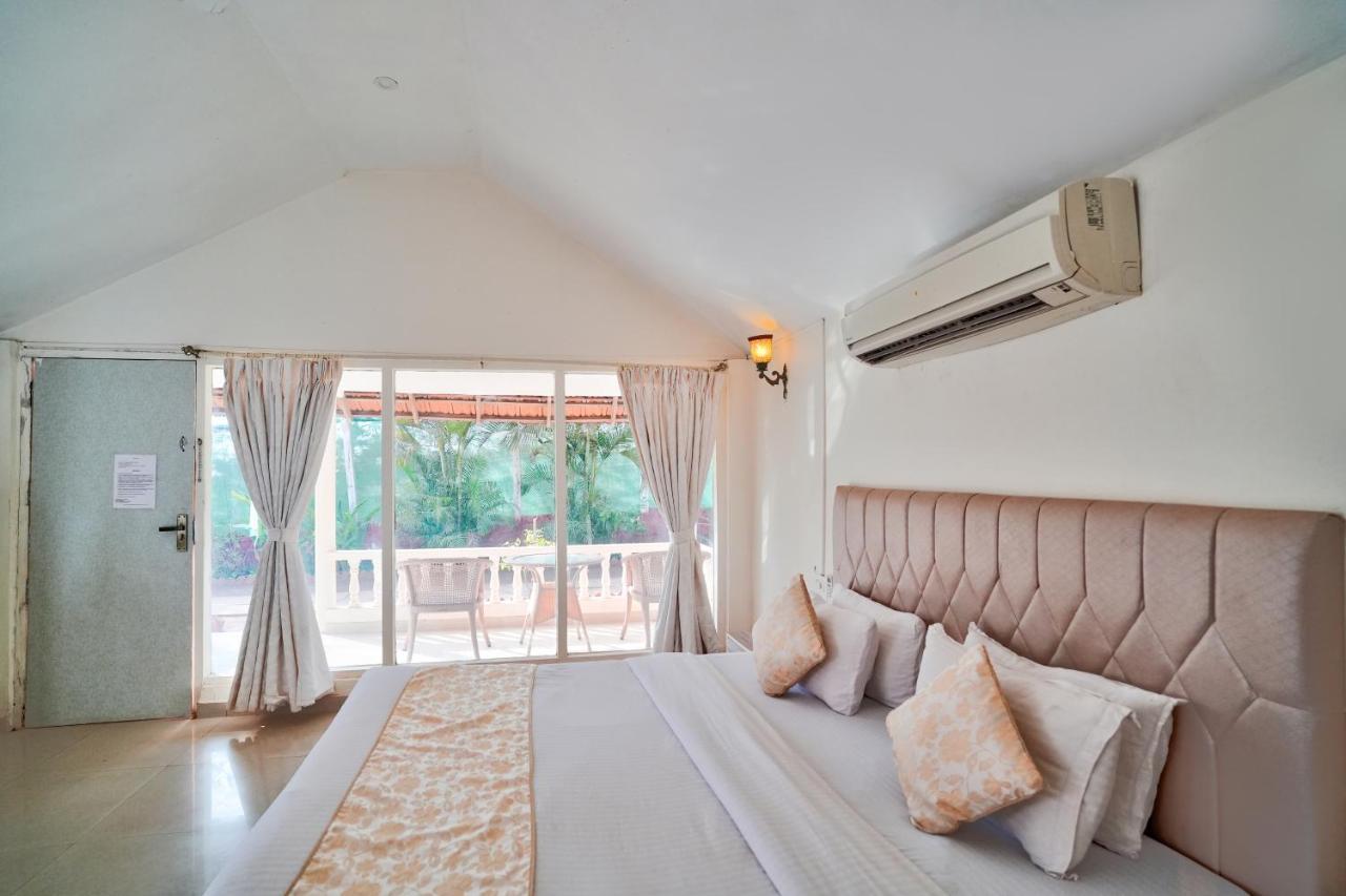 Morjim Holiday Beach Resort Extérieur photo