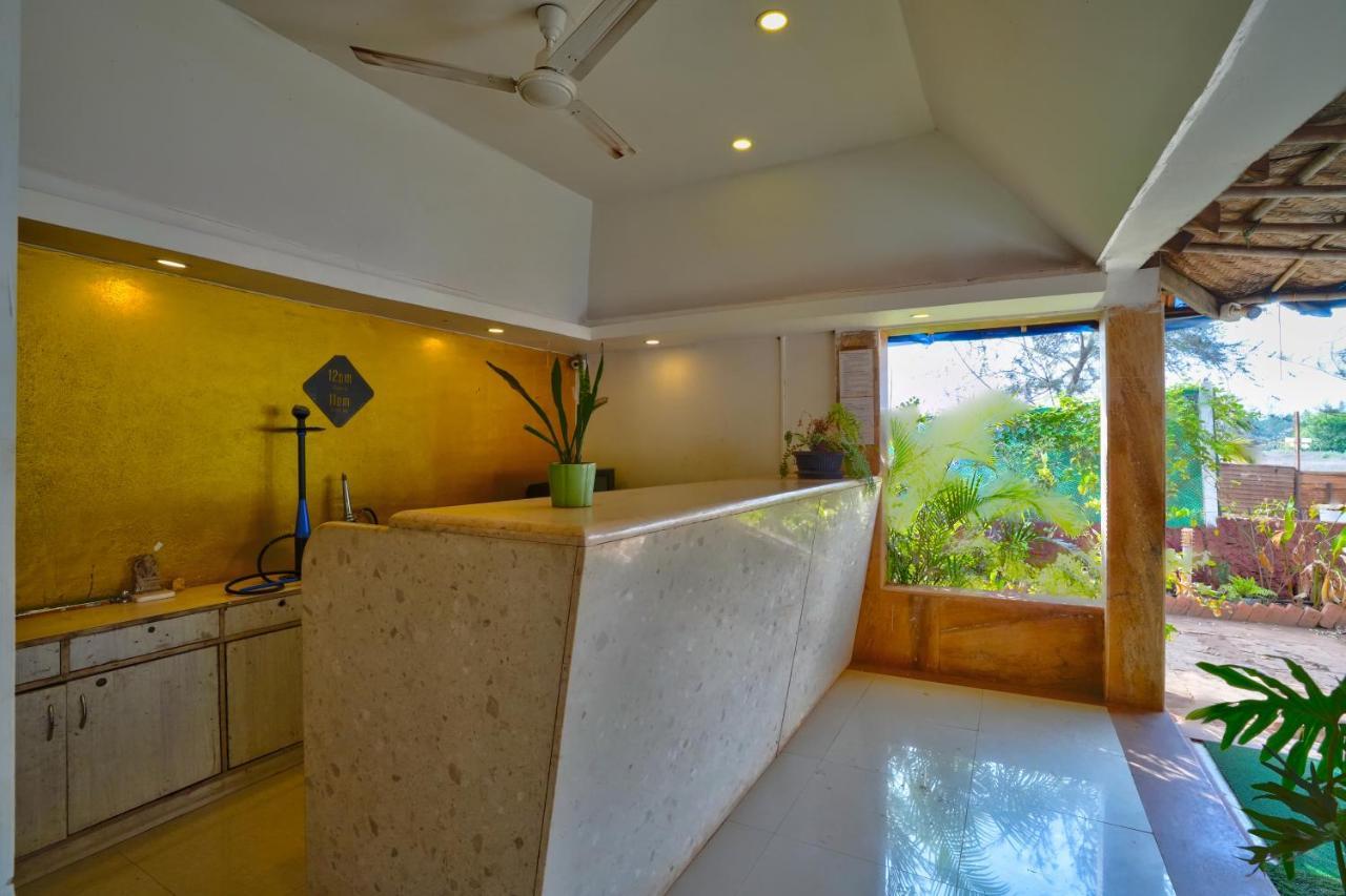 Morjim Holiday Beach Resort Extérieur photo