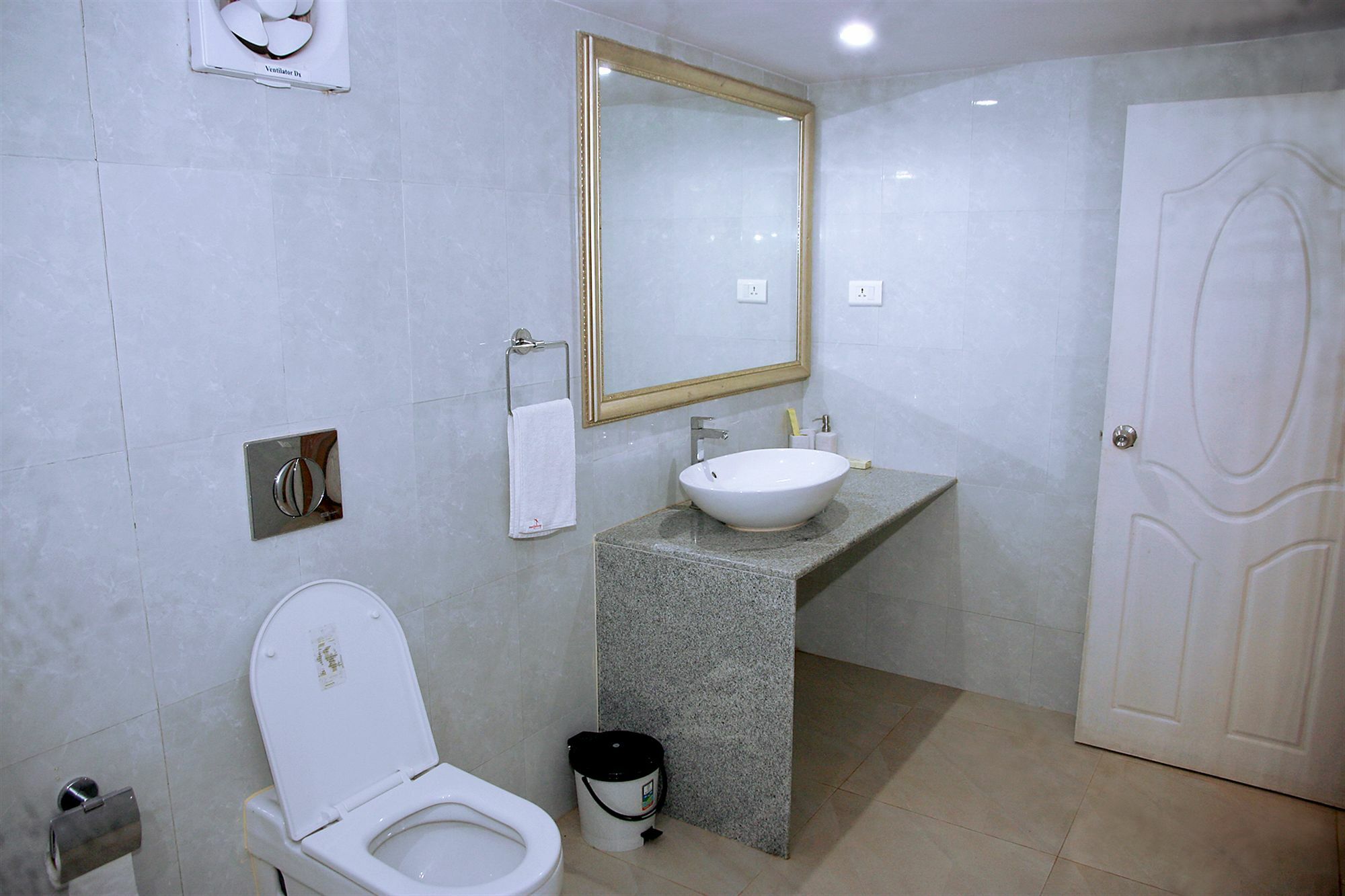 Morjim Holiday Beach Resort Extérieur photo